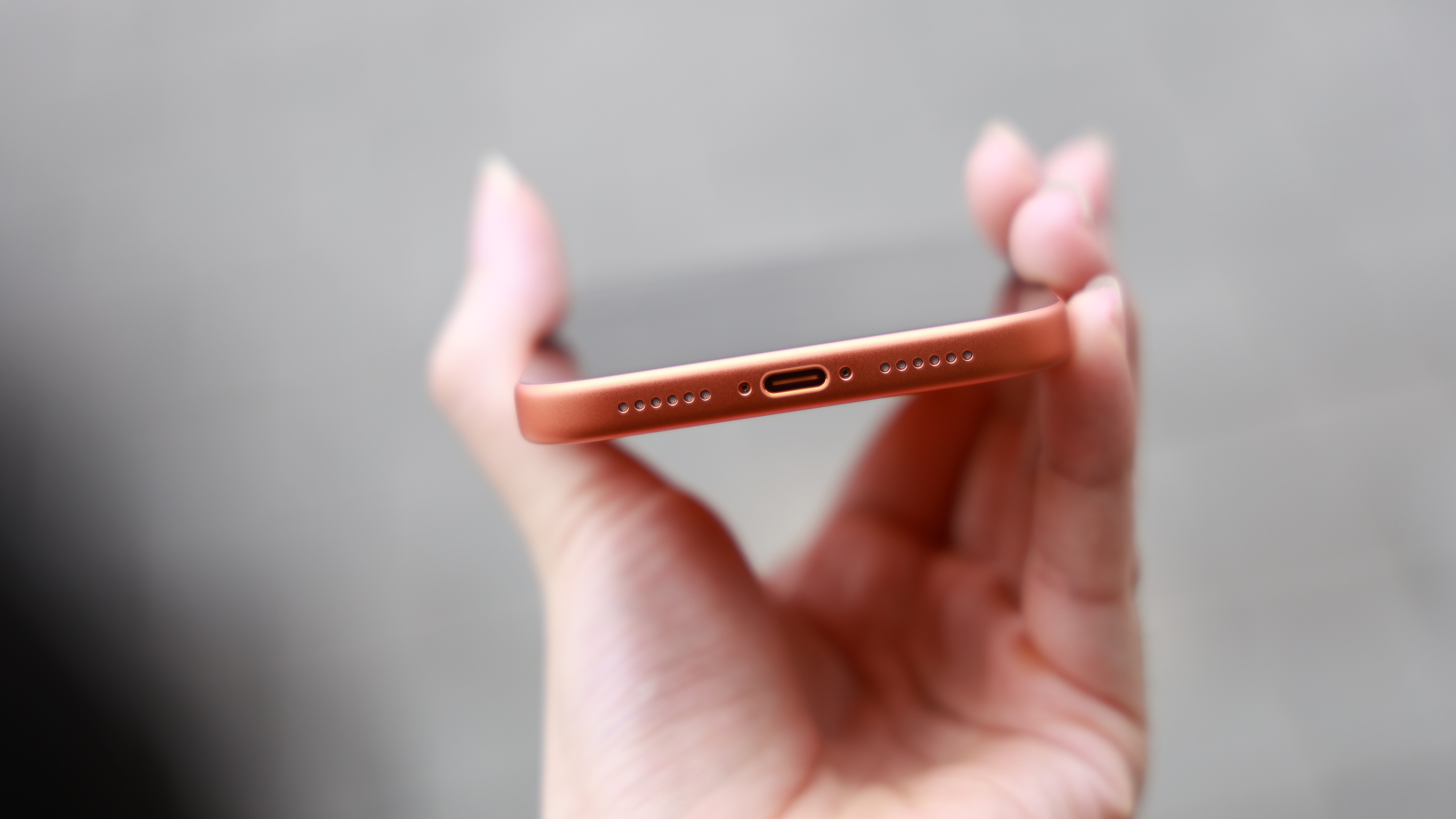 Trên tay iPhone 17 Pro Max màu Cam Vũ Trụ Trên tay iPhone 17 Pro Max màu Cam Vũ Trụ