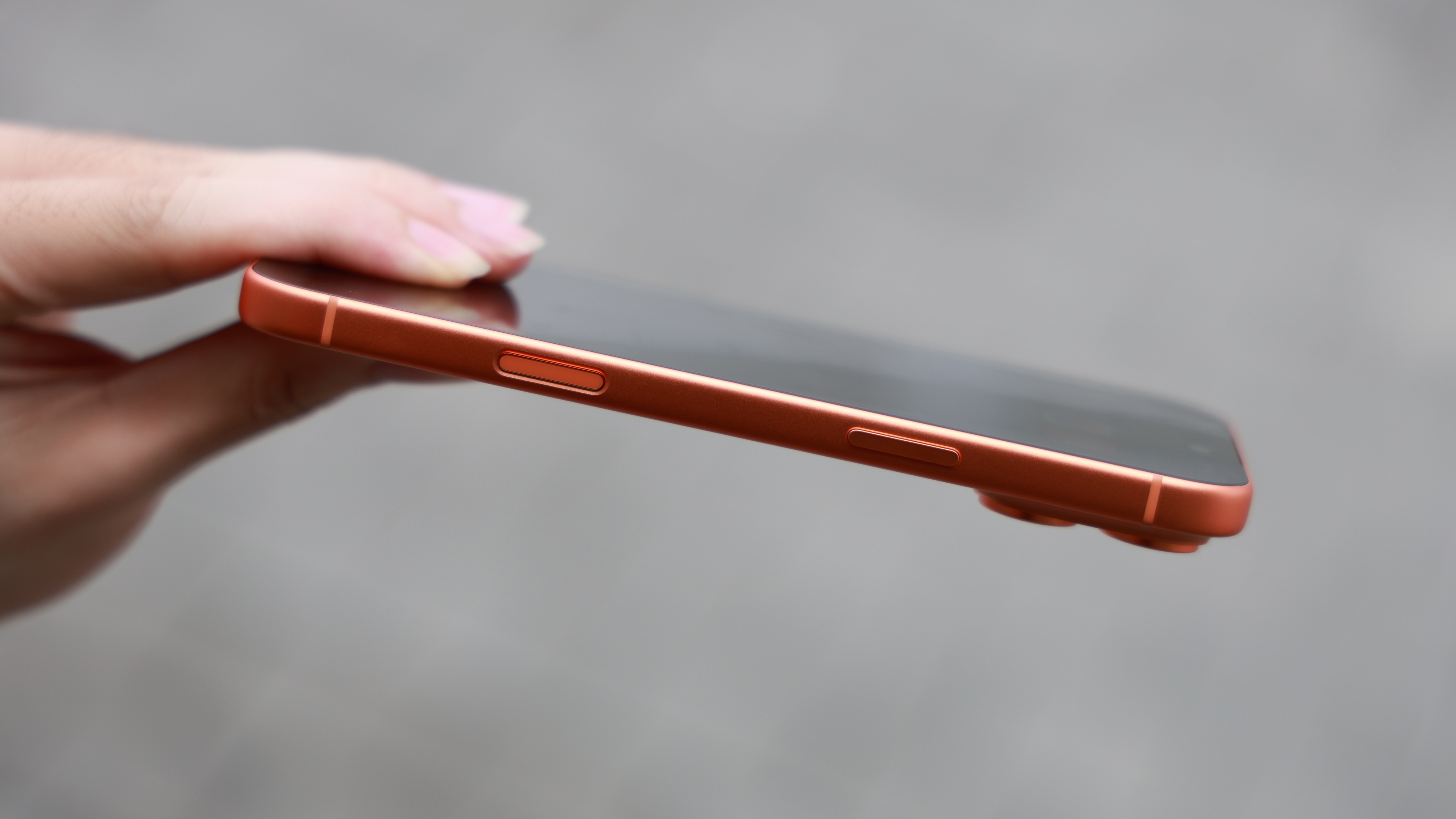 Trên tay iPhone 17 Pro Max màu Cam Vũ Trụ Trên tay iPhone 17 Pro Max màu Cam Vũ Trụ