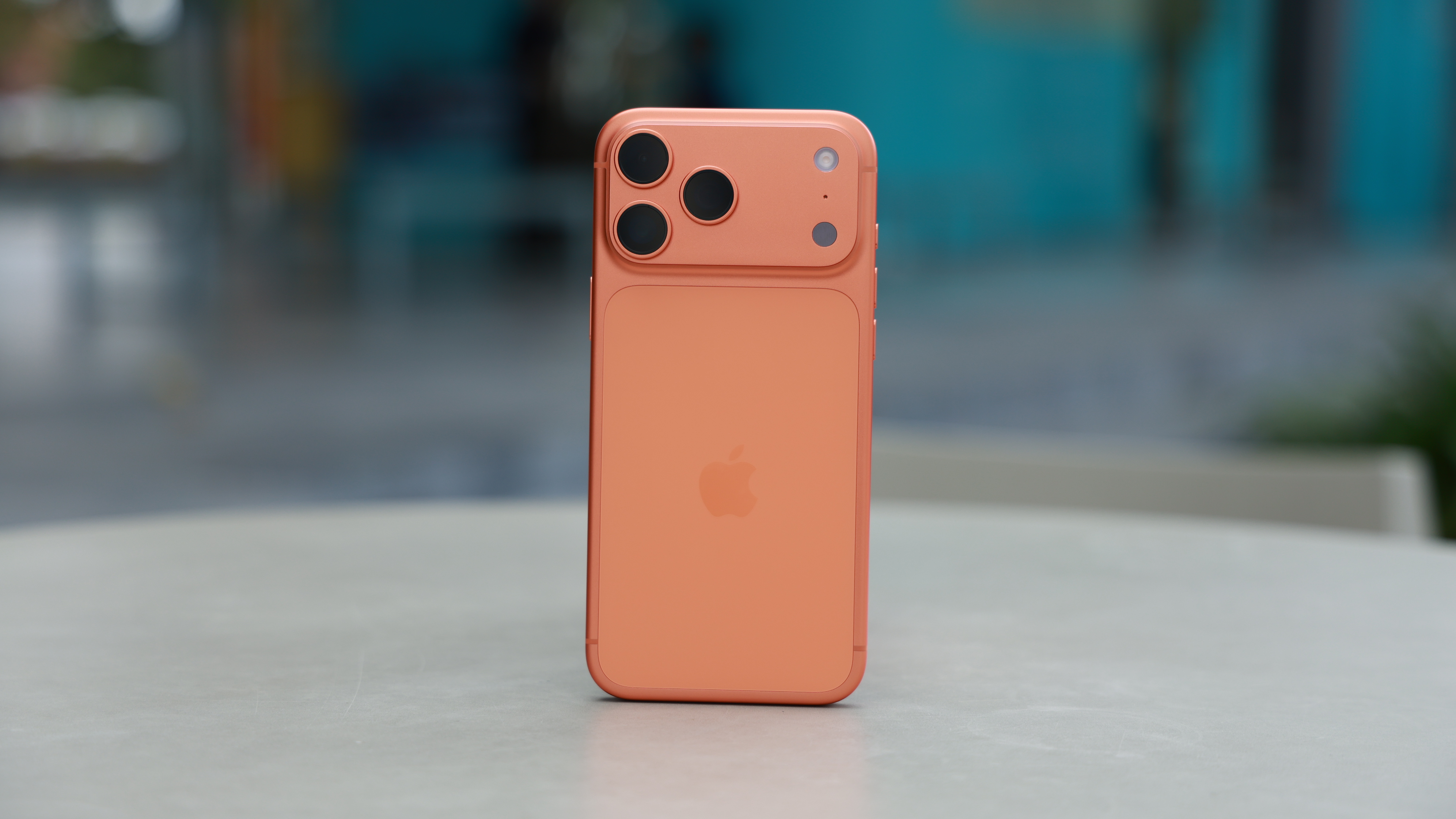 Trên tay iPhone 17 Pro Max màu Cam Vũ Trụ Trên tay iPhone 17 Pro Max màu Cam Vũ Trụ