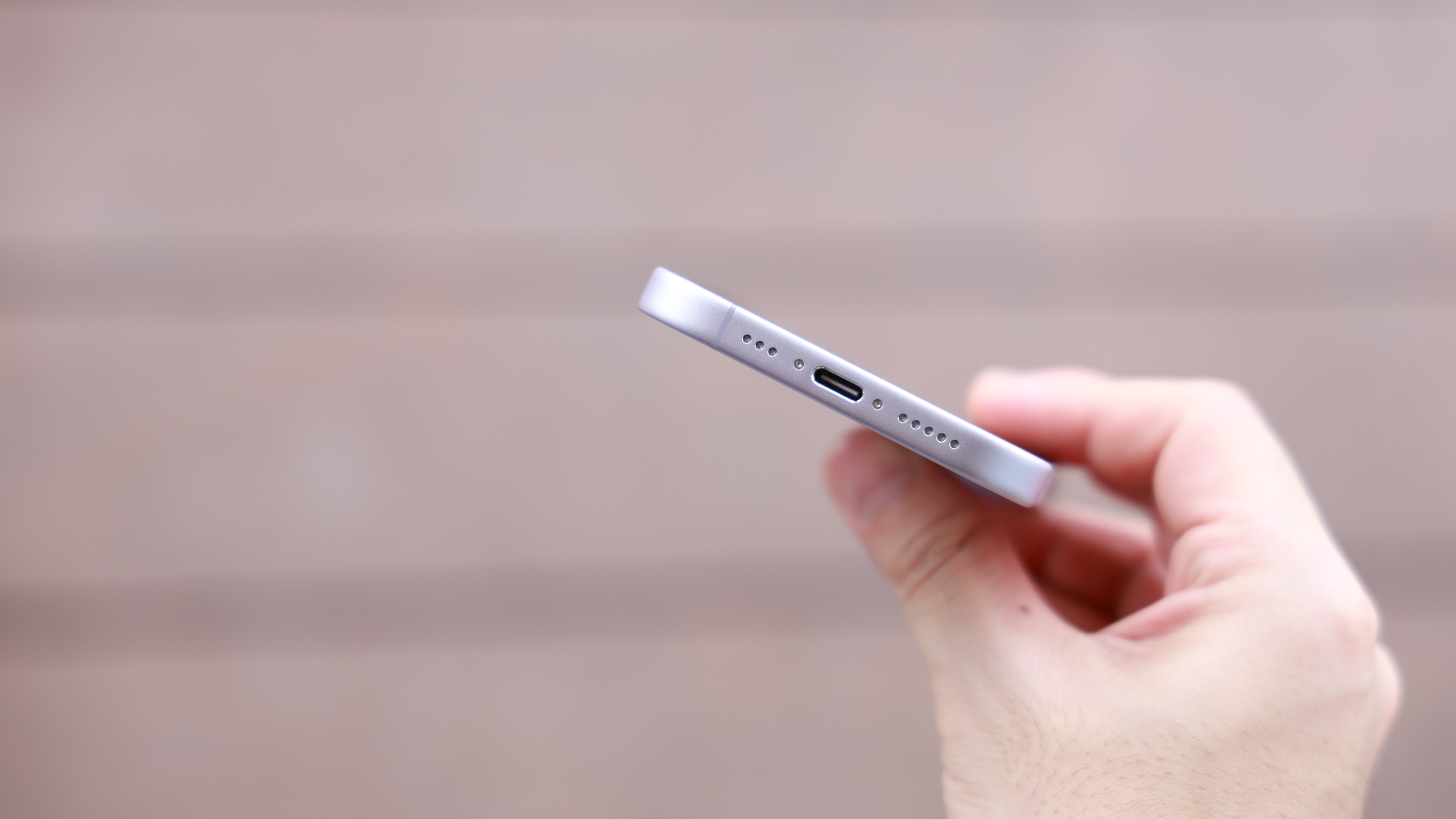 Mở hộp và trên tay iPhone 17: Cực nhiều nâng cấp mới mẻ