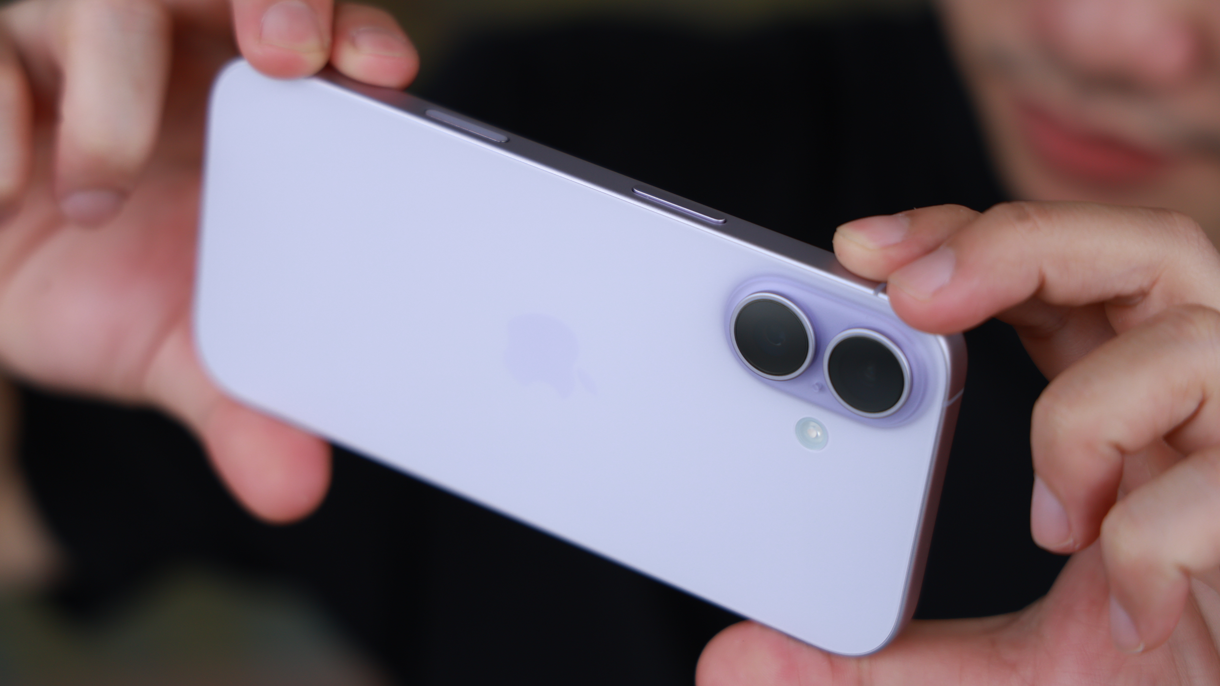 Mở hộp và trên tay iPhone 17: Cực nhiều nâng cấp mới mẻ