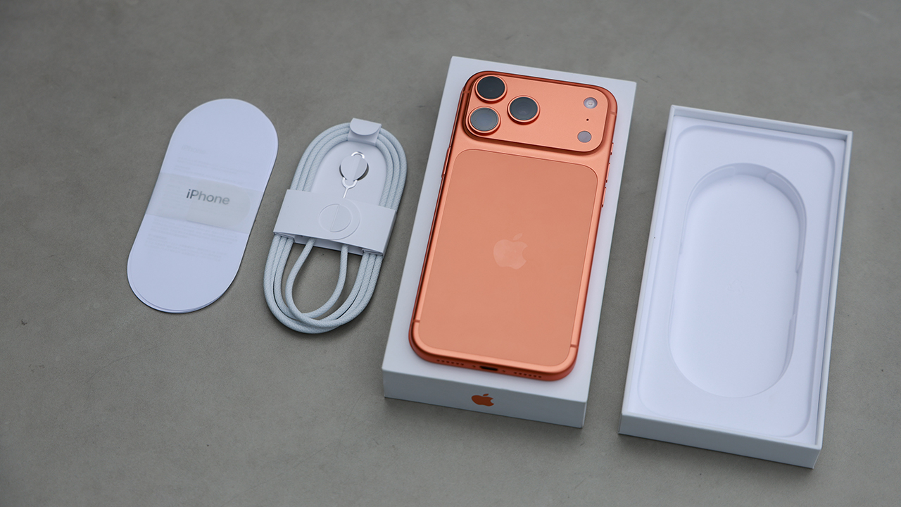 Trên tay iPhone 17 Pro Max