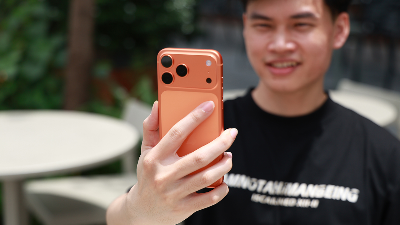 Trên tay iPhone 17 Pro Max