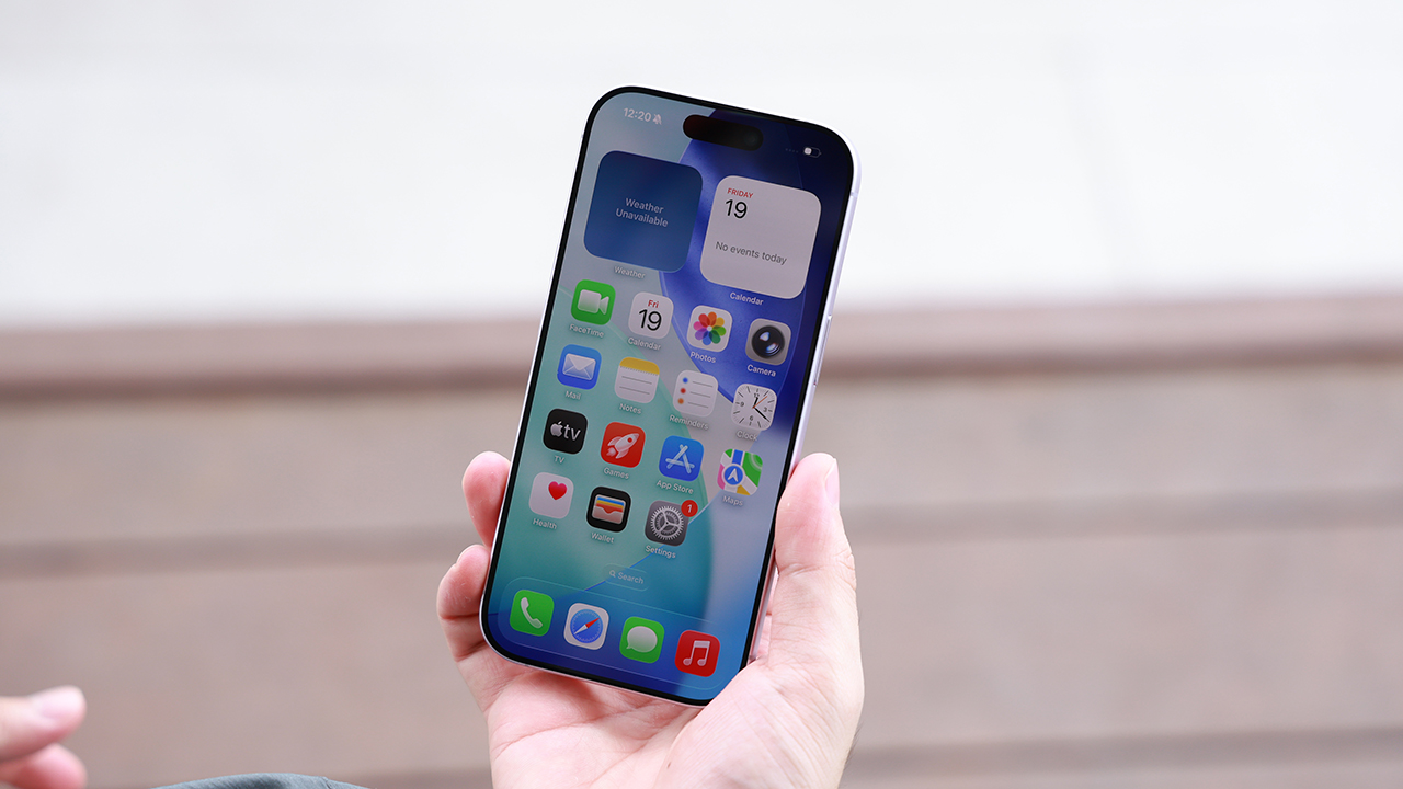 Trên tay iPhone 17