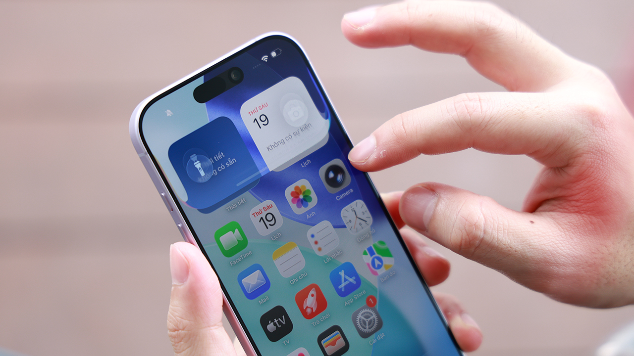 Trên tay iPhone 17