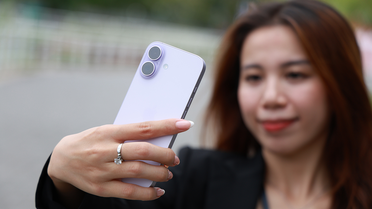 Trên tay iPhone 17