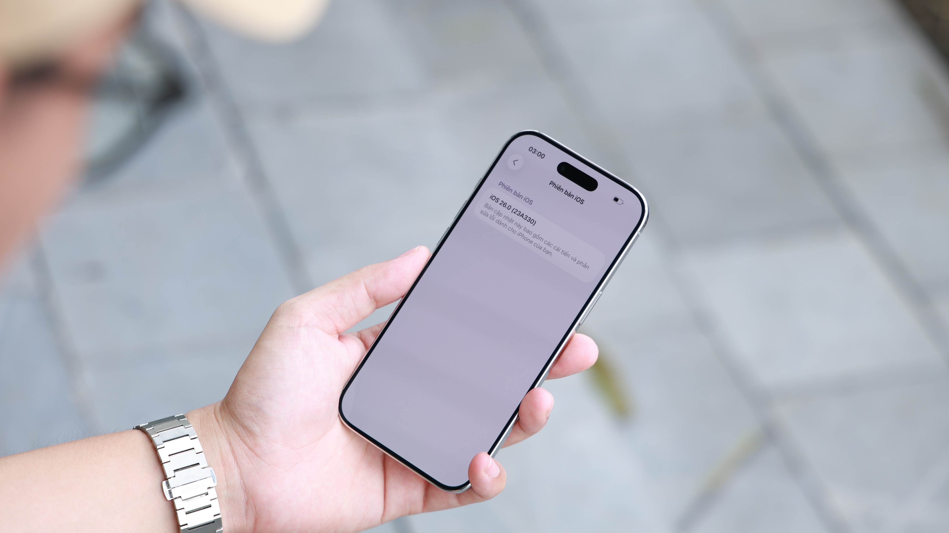 Trên tay iPhone Air: Siêu mỏng, chip Apple A19 Pro siêu mạnh