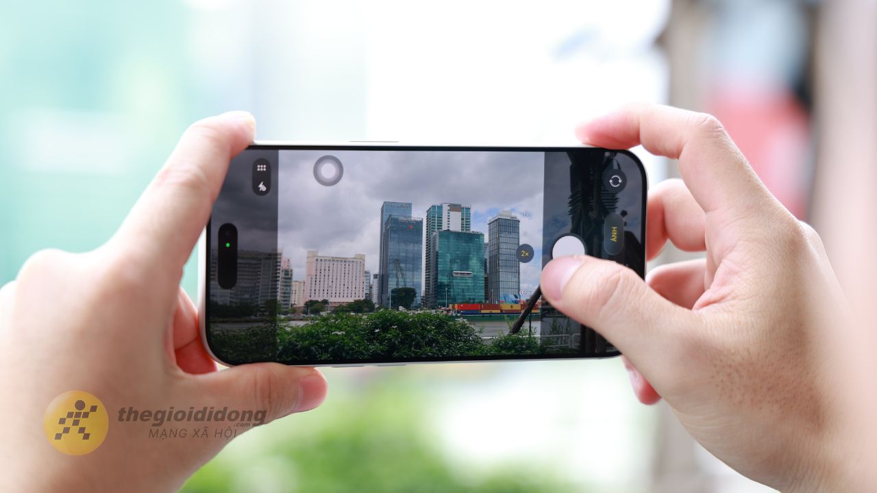Trải nghiệm nhanh camera iPhone 17 Pro: Chụp đẹp, camera zoom quang 4x chi tiết tốt