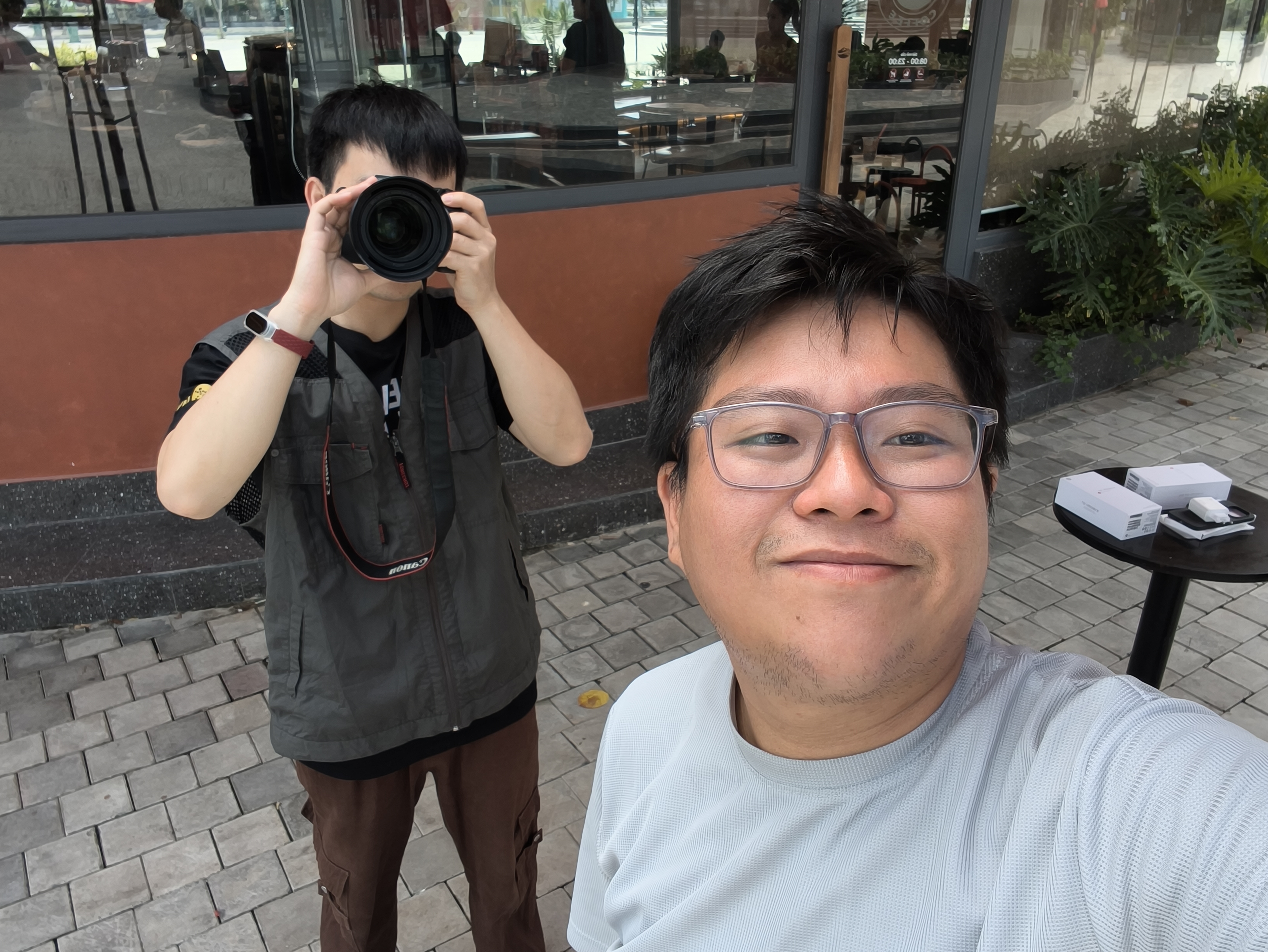 Mở Hộp Và Trên Tay Xiaomi 15T Pro Mới Nhất: Thiết Kế Cao Cấp, Chip Dimensity 9400+, Camera Leica 50 Mp Mở Hộp Và Trên Tay Xiaomi 15T Pro Mới Nhất: Thiết Kế Cao Cấp, Chip Dimensity 9400+, Camera Leica 50 Mp