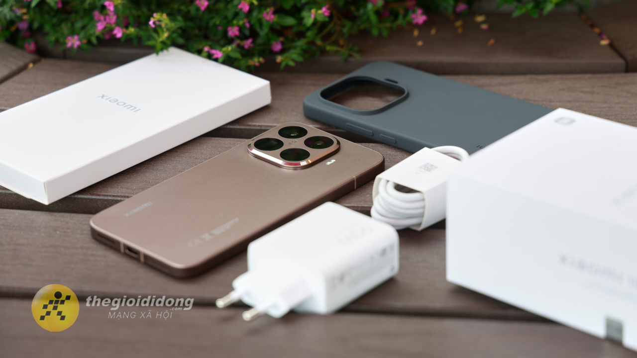 Mở Hộp Và Trên Tay Xiaomi 15T Pro Mới Nhất: Thiết Kế Cao Cấp, Chip Dimensity 9400+, Camera Leica 50 Mp Mở Hộp Và Trên Tay Xiaomi 15T Pro Mới Nhất: Thiết Kế Cao Cấp, Chip Dimensity 9400+, Camera Leica 50 Mp