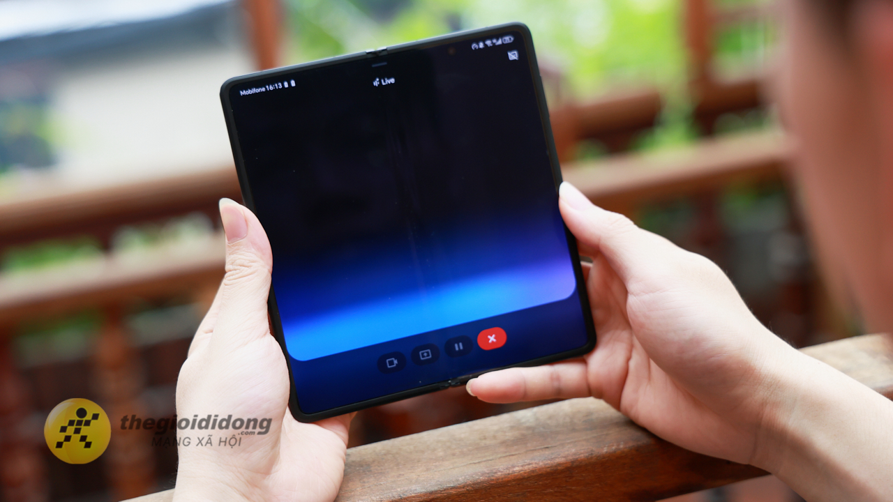 Trên Tay Honor Magic V5 Sớm Nhất Tại Việt Nam: Siêu Mỏng, Camera Ấn Tượng, Pin Lớn 5.820 Mah Trên Tay Honor Magic V5 Sớm Nhất Tại Việt Nam: Siêu Mỏng, Camera Ấn Tượng, Pin Lớn 5.820 Mah