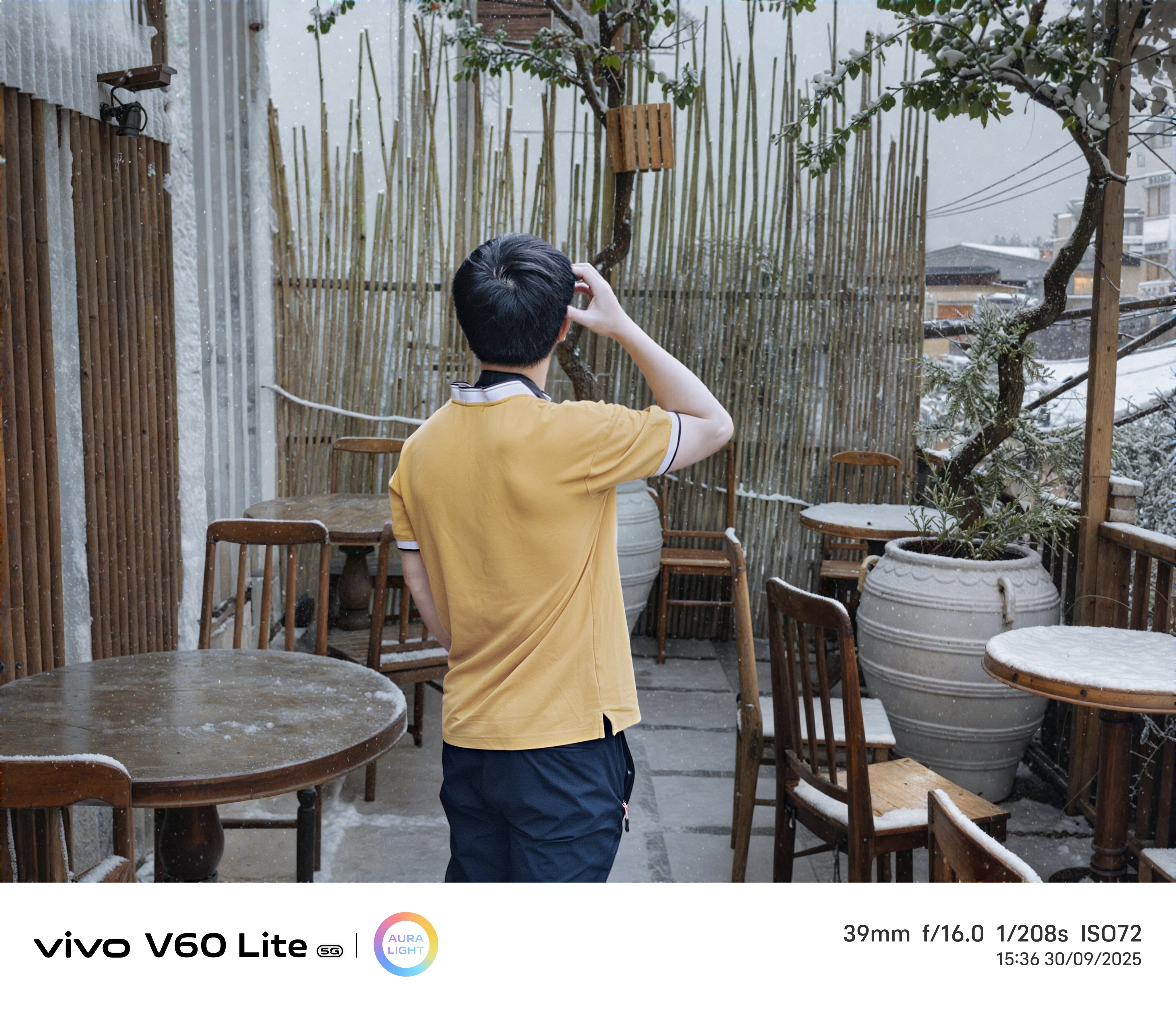 Trên Tay Vivo V60 Lite 5G: Thiết Kế Đẹp, Vi Xử Lý Mediatek Dimensity 7360, Pin Lớn 6.500 Mah Trên Tay Vivo V60 Lite 5G: Thiết Kế Đẹp, Vi Xử Lý Mediatek Dimensity 7360, Pin Lớn 6.500 Mah