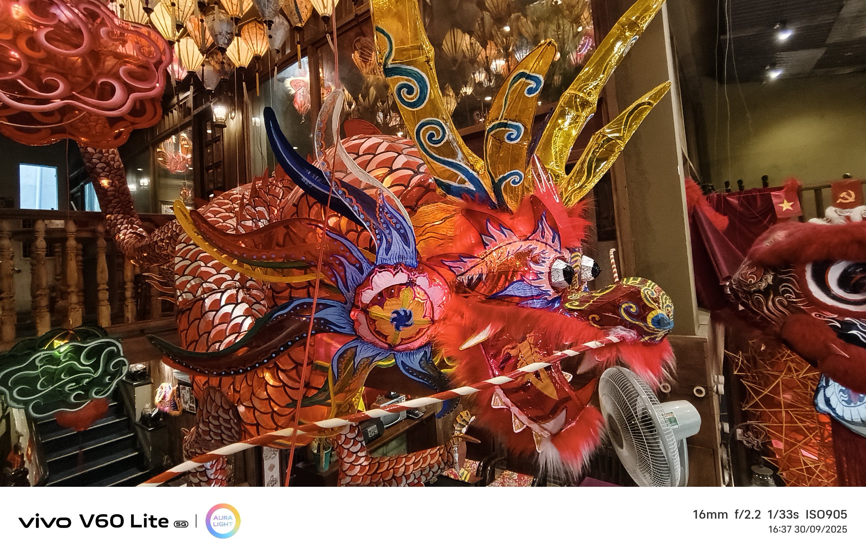 Trên Tay Vivo V60 Lite 5G: Thiết Kế Đẹp, Vi Xử Lý Mediatek Dimensity 7360, Pin Lớn 6.500 Mah Trên Tay Vivo V60 Lite 5G: Thiết Kế Đẹp, Vi Xử Lý Mediatek Dimensity 7360, Pin Lớn 6.500 Mah
