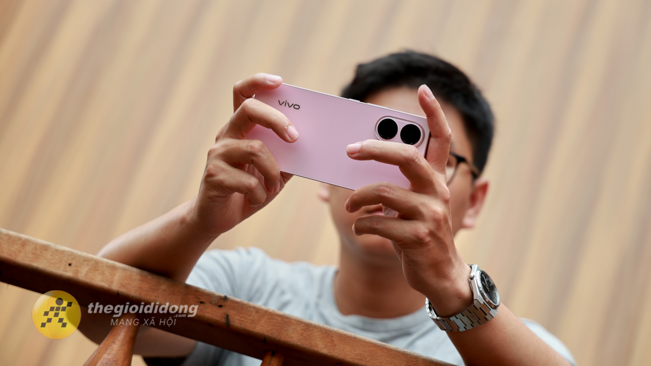 Trên Tay Vivo V60 Lite 5G: Thiết Kế Đẹp, Vi Xử Lý Mediatek Dimensity 7360, Pin Lớn 6.500 Mah Trên Tay Vivo V60 Lite 5G: Thiết Kế Đẹp, Vi Xử Lý Mediatek Dimensity 7360, Pin Lớn 6.500 Mah