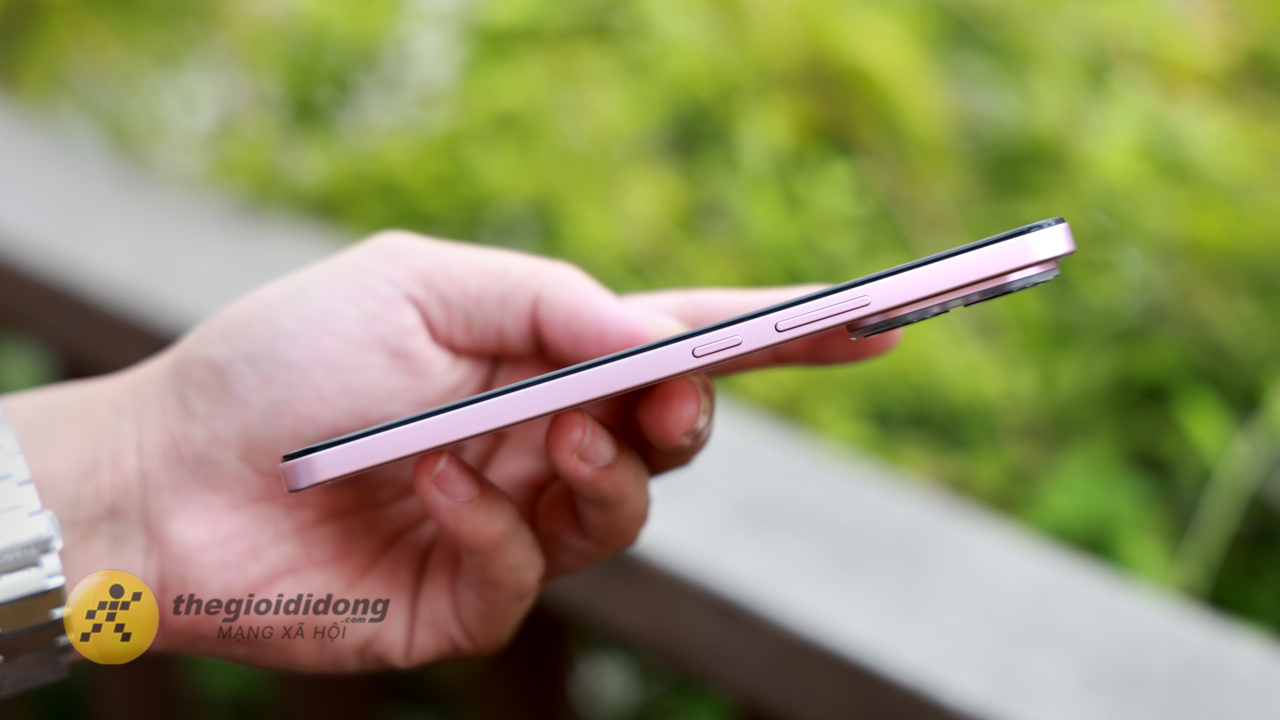 Trên Tay Vivo V60 Lite 5G: Thiết Kế Đẹp, Vi Xử Lý Mediatek Dimensity 7360, Pin Lớn 6.500 Mah Trên Tay Vivo V60 Lite 5G: Thiết Kế Đẹp, Vi Xử Lý Mediatek Dimensity 7360, Pin Lớn 6.500 Mah