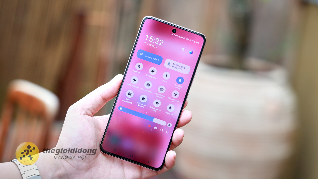 Trên Tay Vivo V60 Lite 5G: Thiết Kế Đẹp, Vi Xử Lý Mediatek Dimensity 7360, Pin Lớn 6.500 Mah Trên Tay Vivo V60 Lite 5G: Thiết Kế Đẹp, Vi Xử Lý Mediatek Dimensity 7360, Pin Lớn 6.500 Mah