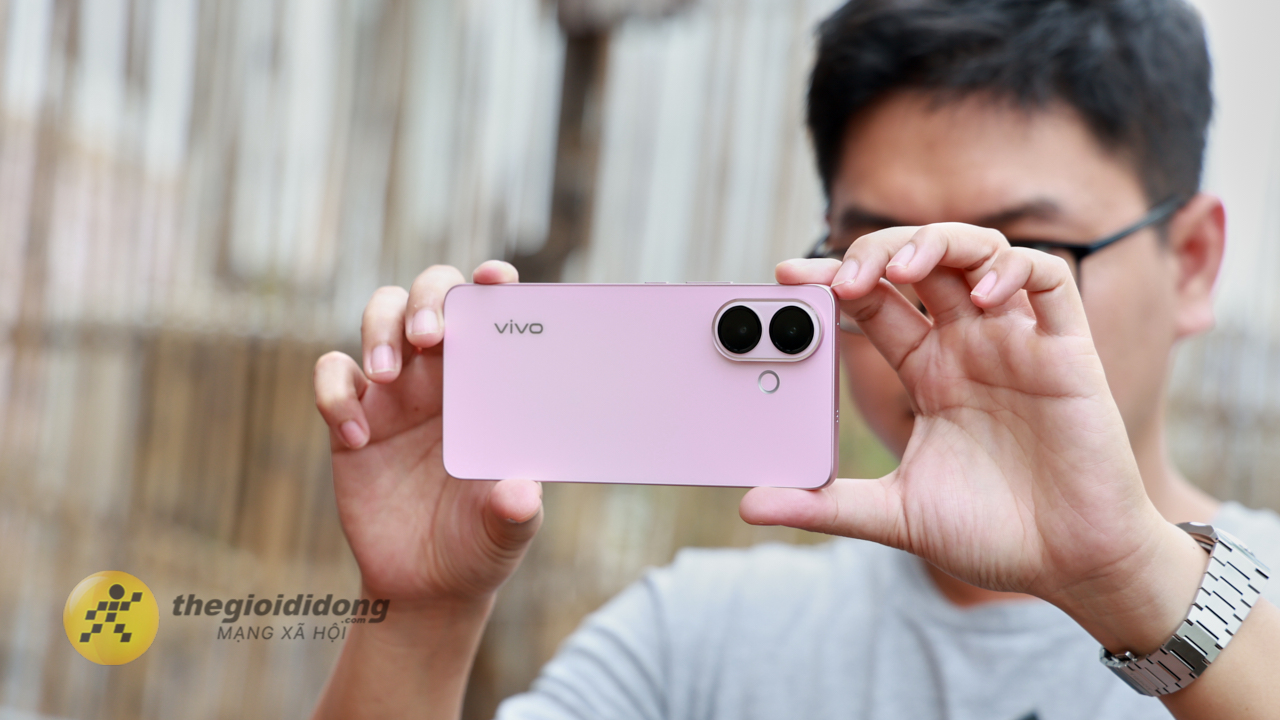 Trên Tay Vivo V60 Lite 5G: Thiết Kế Đẹp, Vi Xử Lý Mediatek Dimensity 7360, Pin Lớn 6.500 Mah Trên Tay Vivo V60 Lite 5G: Thiết Kế Đẹp, Vi Xử Lý Mediatek Dimensity 7360, Pin Lớn 6.500 Mah