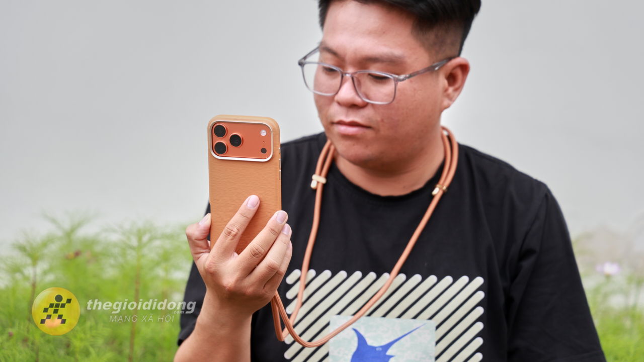 Trên Tay Ốp Lưng Uniq Cho Iphone 17 Pro Max: Nhiều Lựa Chọn, Đủ Phong Cách, Sang Xịn Mịn Trên Tay Ốp Lưng Uniq Cho Iphone 17 Pro Max: Nhiều Lựa Chọn, Đủ Phong Cách, Sang Xịn Mịn