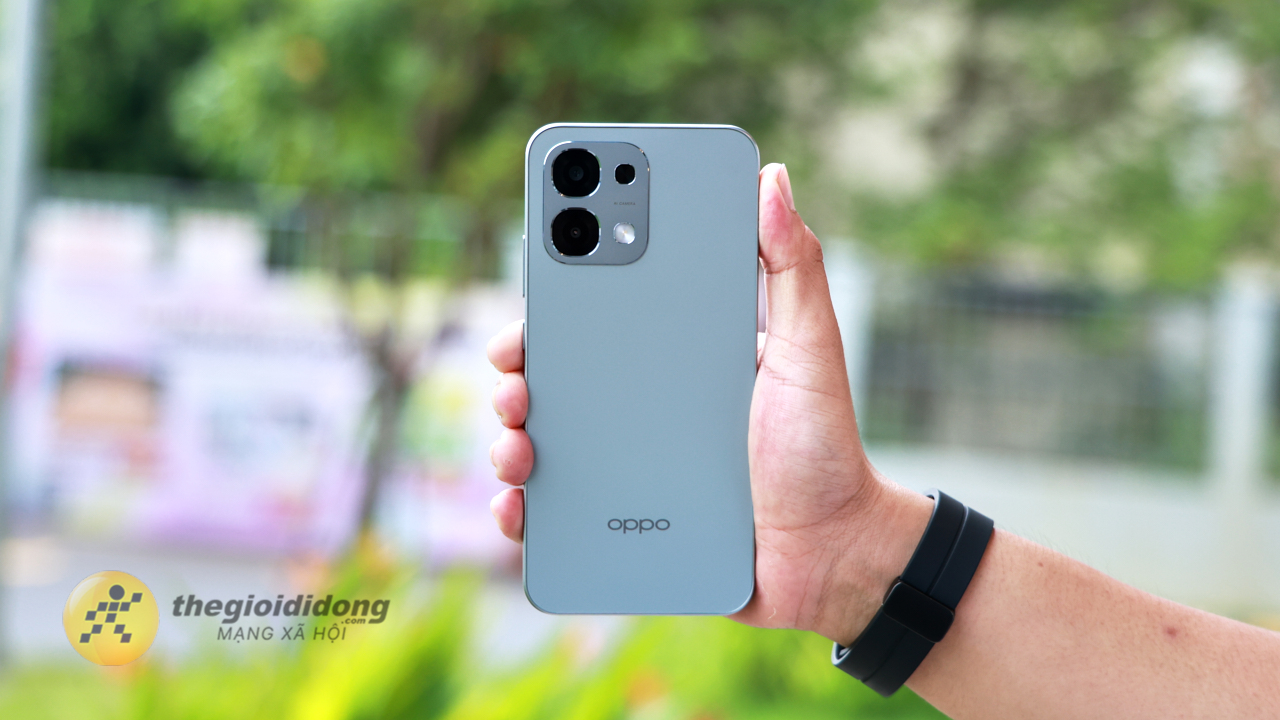Trên Tay Oppo A6 Pro: Thiết Kế Nhỏ Gọn, Màn Hình Amoled, Pin 7000 Mah Trên Tay Oppo A6 Pro: Thiết Kế Nhỏ Gọn, Màn Hình Amoled, Pin 7000 Mah