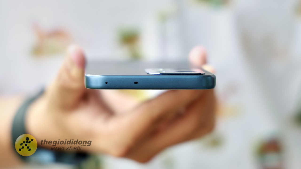 Trên Tay Oppo A6 Pro 5G: Thiết Kế Mới, Màn Amoled, Chip Dimensity 6300 Trên Tay Oppo A6 Pro 5G: Thiết Kế Mới, Màn Amoled, Chip Dimensity 6300