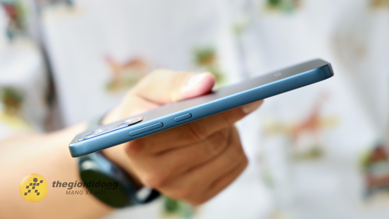 Trên Tay Oppo A6 Pro 5G: Thiết Kế Mới, Màn Amoled, Chip Dimensity 6300 Trên Tay Oppo A6 Pro 5G: Thiết Kế Mới, Màn Amoled, Chip Dimensity 6300