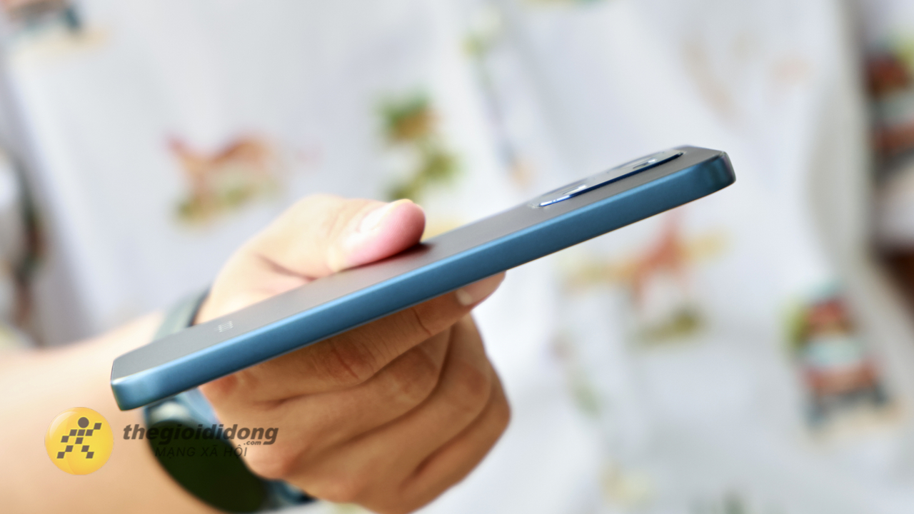 Trên Tay Oppo A6 Pro 5G: Thiết Kế Mới, Màn Amoled, Chip Dimensity 6300 Trên Tay Oppo A6 Pro 5G: Thiết Kế Mới, Màn Amoled, Chip Dimensity 6300