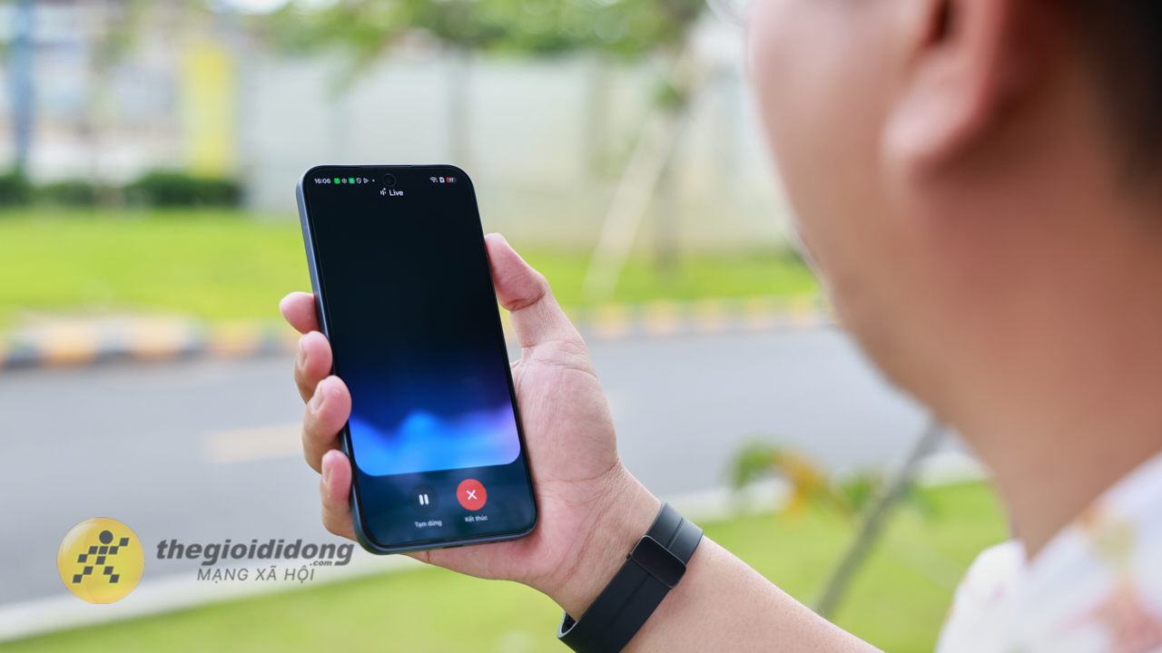 Trên Tay Oppo A6 Pro 5G: Thiết Kế Mới, Màn Amoled, Chip Dimensity 6300 Trên Tay Oppo A6 Pro 5G: Thiết Kế Mới, Màn Amoled, Chip Dimensity 6300