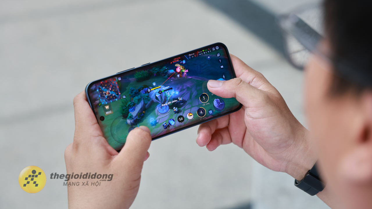 Trên Tay Oppo A6 Pro 5G: Thiết Kế Mới, Màn Amoled, Chip Dimensity 6300 Trên Tay Oppo A6 Pro 5G: Thiết Kế Mới, Màn Amoled, Chip Dimensity 6300