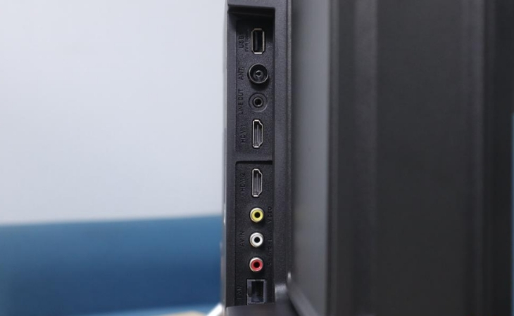 Hệ thống cổng kết nối phong phú giúp tivi linh hoạt kết nối với nhiều thiết bị khác nhau Hệ thống cổng kết nối phong phú giúp tivi linh hoạt kết nối với nhiều thiết bị khác nhau