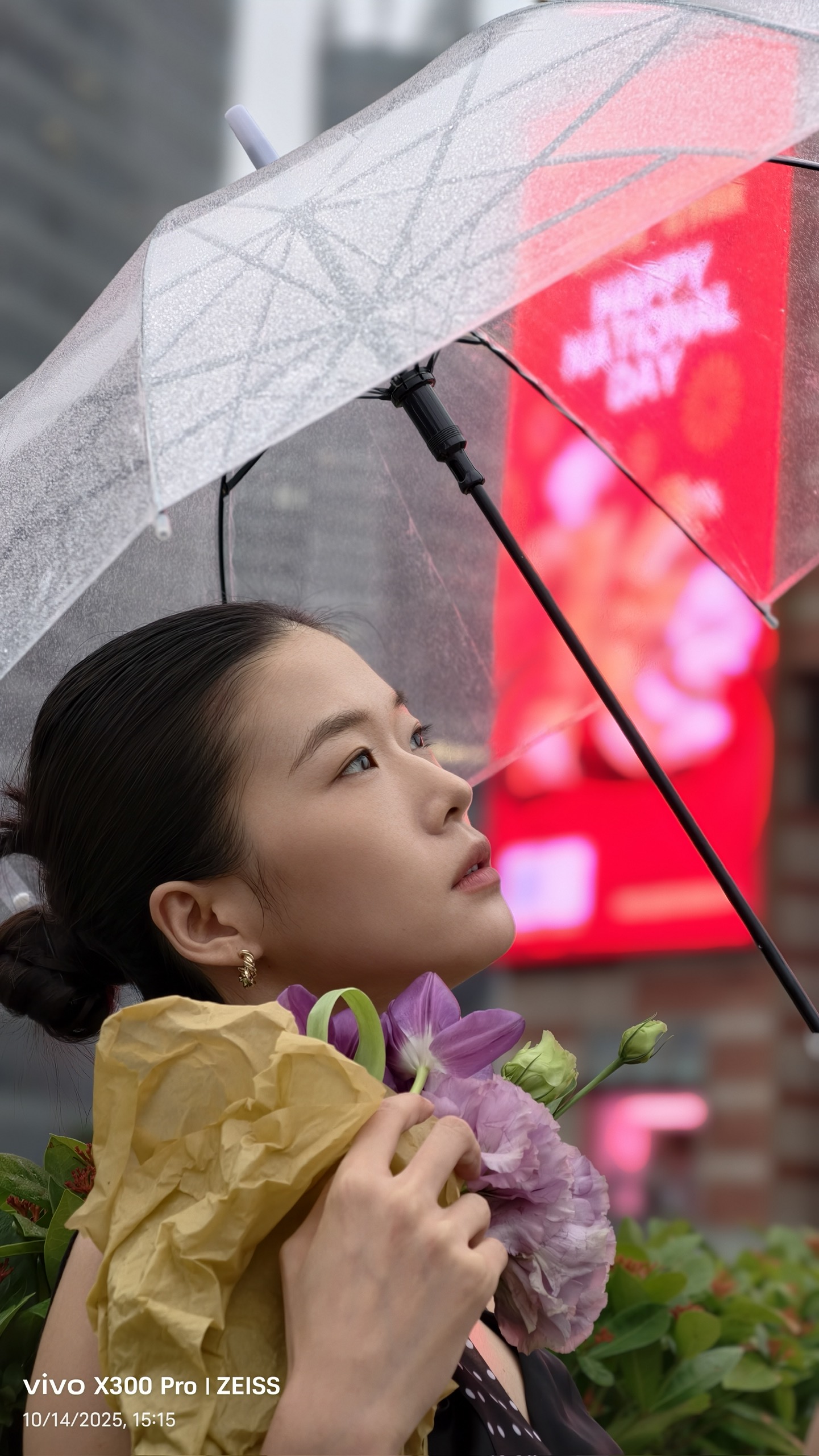 Trên tay vivo X300 Pro: Camera tiềm vọng 200 MP, chip Dimensity 9500