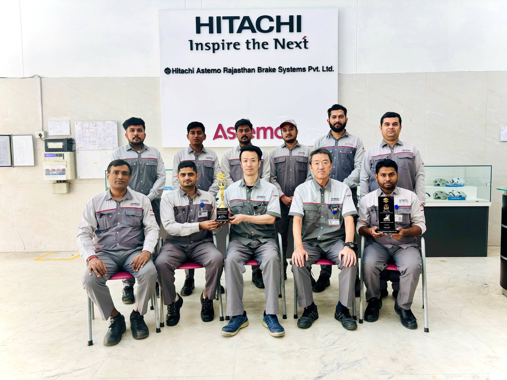 Luôn liên hệ qua các kênh chính thức của Hitachi để đảm bảo quyền lợi