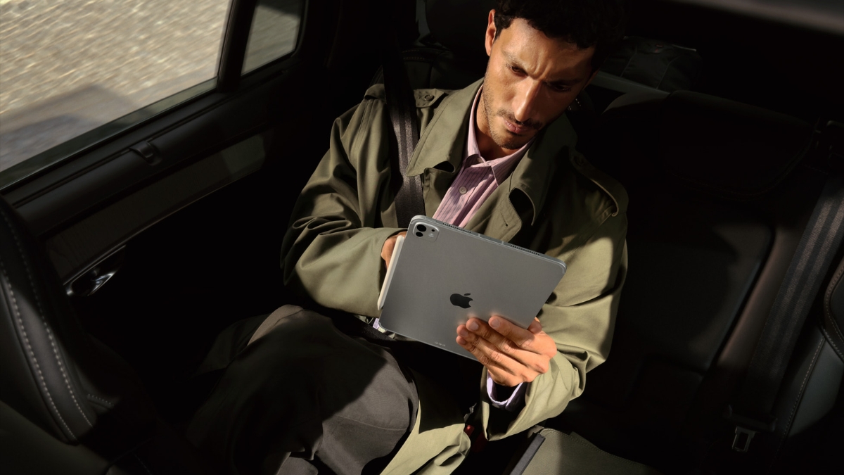 Phiên bản Wi-Fi + Cellular phù hợp người thường xuyên di chuyển ra ngoài Phiên bản Wi-Fi + Cellular phù hợp người thường xuyên di chuyển ra ngoài
