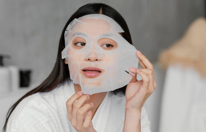 Tuỳ loại mặt nạ khác nhau mà có rửa mặt hoặc không rửa mặt sau khi đắp