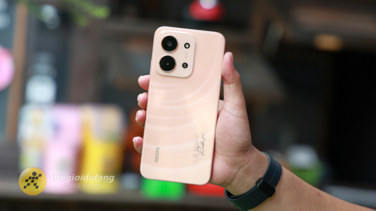 Trên tay Xiaomi Redmi 15C: Bản rút gọn của Redmi 15, chip Helio G81, pin 6.000 mAh Trên tay Xiaomi Redmi 15C: Bản rút gọn của Redmi 15, chip Helio G81, pin 6.000 mAh