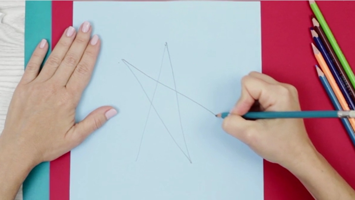 Bước 1: Vẽ khung ngôi sao