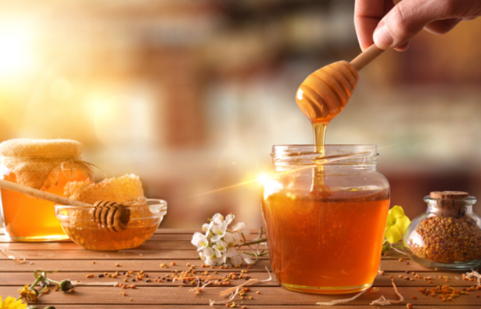 Khi bị nhiệt miệng, việc uống nhiều nước là rất quan trọng