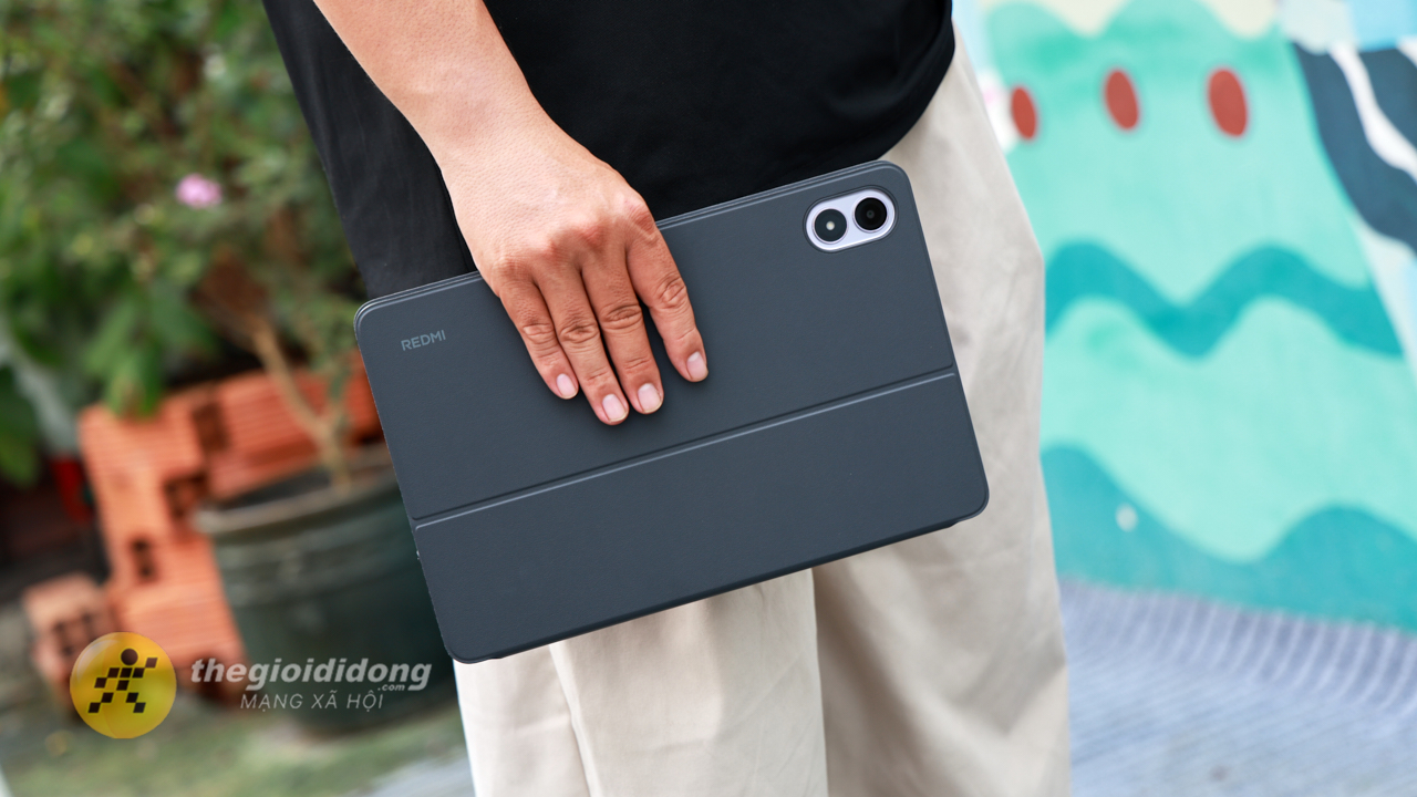 Trên tay Xiaomi Redmi Pad 2 Pro: Màn hình lớn 2.5K, chip mạnh mẽ Snapdragon 7s Gen 4 và kèm bàn phím Trên tay Xiaomi Redmi Pad 2 Pro: Màn hình lớn 2.5K, chip mạnh mẽ Snapdragon 7s Gen 4 và kèm bàn phím