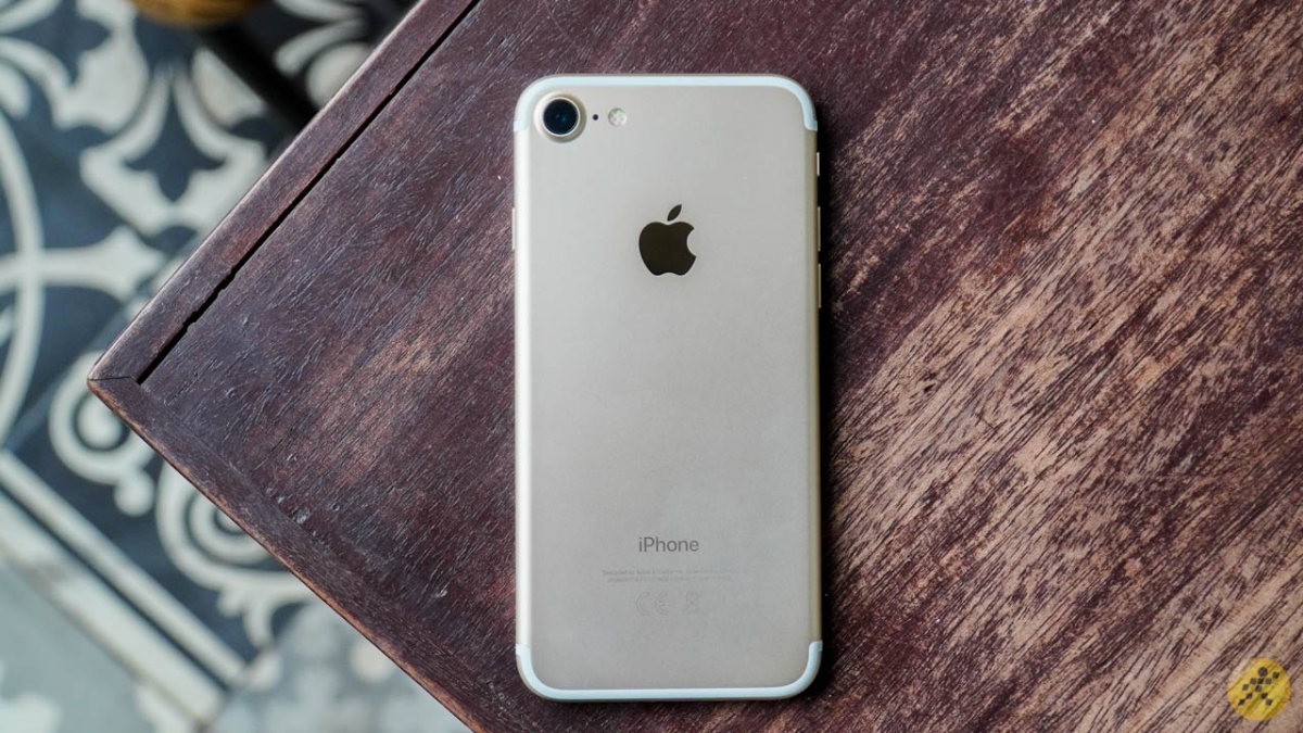 iPhone 7 sở hữu camera sau 12MP v&agrave; camera trước 7MP