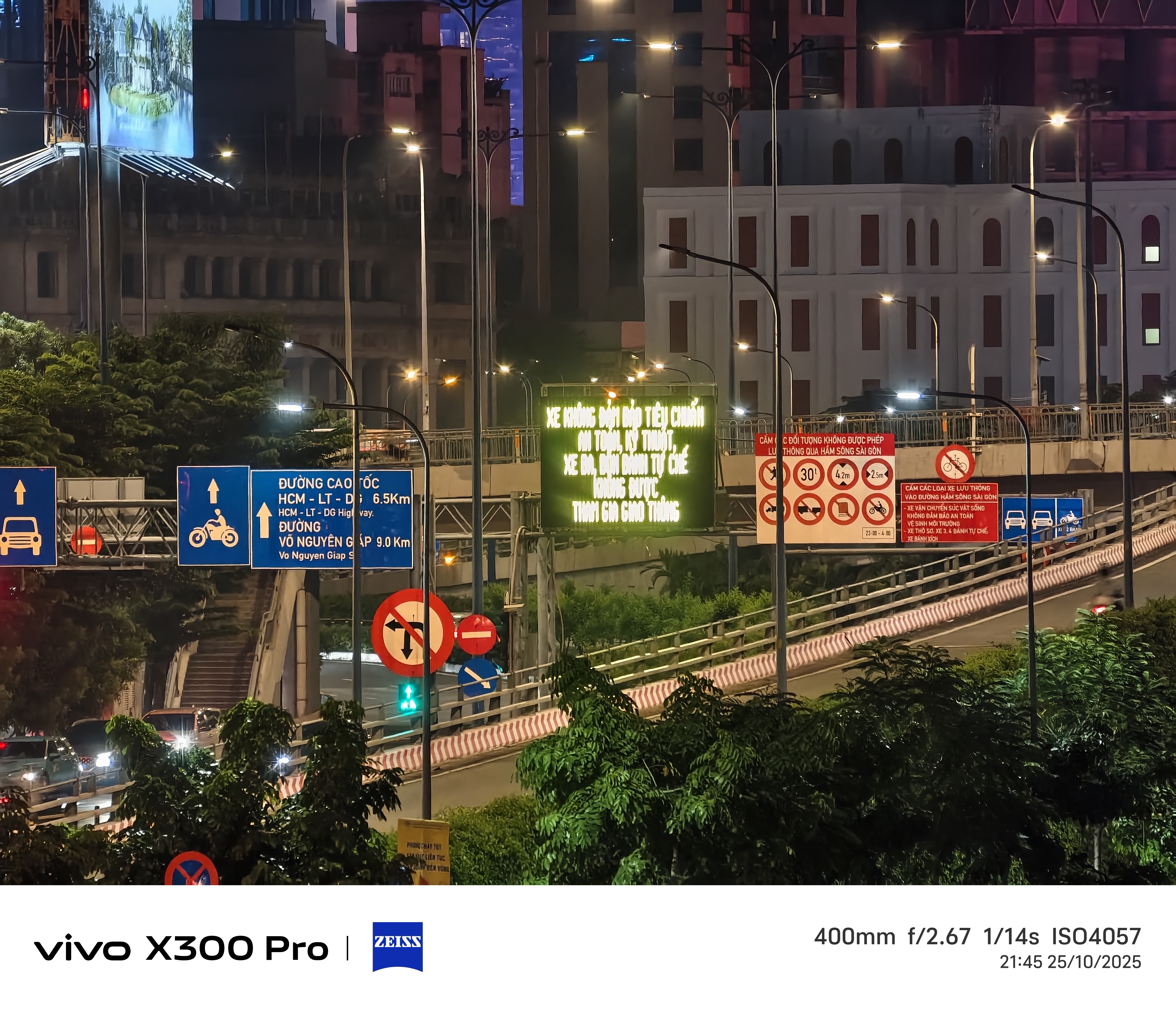 Trên Tay Vivo X300 Pro Tại Việt Nam Và Bộ Photographer Kit Đầy Đủ Trên Tay Vivo X300 Pro Tại Việt Nam Và Bộ Photographer Kit Đầy Đủ