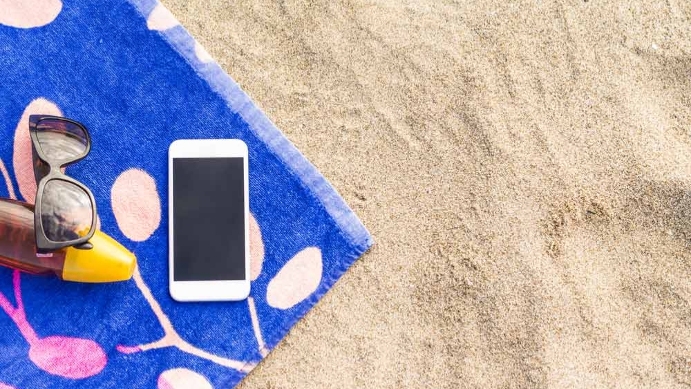 Để iPhone dưới &aacute;nh nắng mặt trời trực tiếp