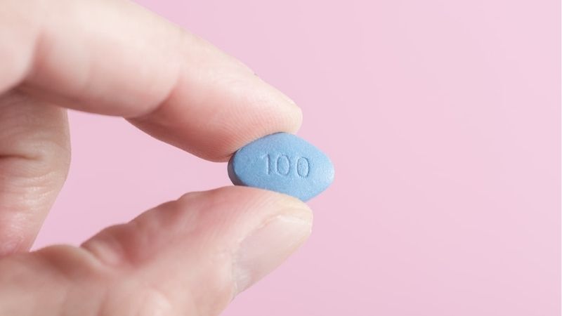 Mỗi lần chỉ uống một vi&ecirc;n, uống với nước ấm trước khi ngủ từ 2-5 giờ