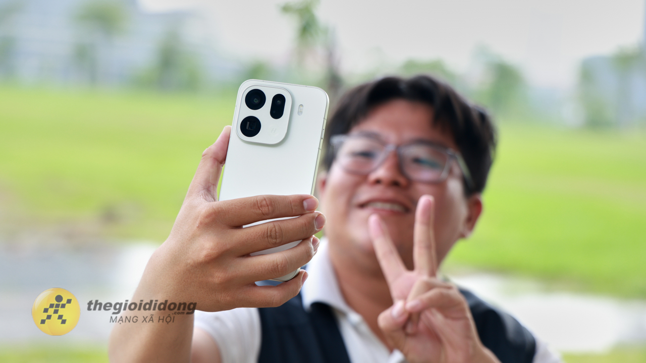 Trên Tay Oppo Find X9 Pro: Thiết Kế Cao Cấp, Camera Hasselblad, Pin Khủng 7.500 Mah Trên Tay Oppo Find X9 Pro: Thiết Kế Cao Cấp, Camera Hasselblad, Pin Khủng 7.500 Mah