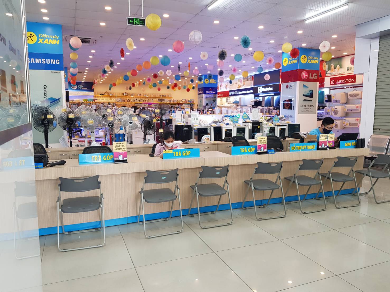 Khách hàng có thể mang sản phẩm đến cửa hàng gần nhất để được hỗ trợ