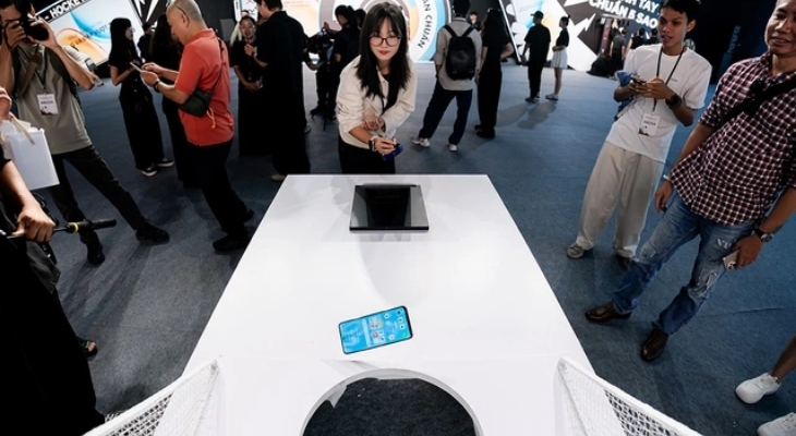 Độ bền của Honor X7d được chứng nhận khi được thả rơi tự do