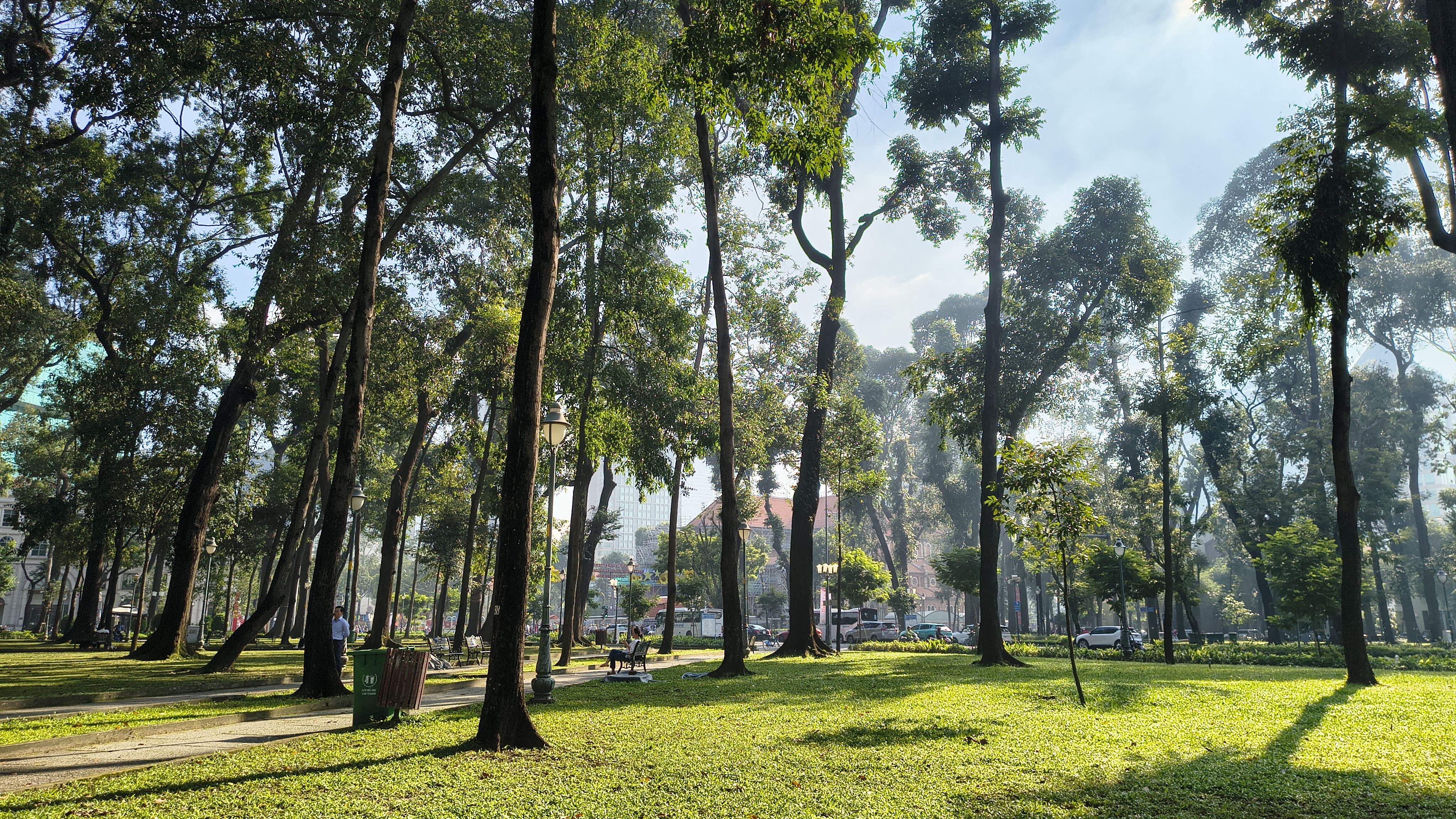 Trên Tay Motorola Edge 60 Fusion: Thiết Kế Cong Tràn, Màn Hình P-Oled Xuất Sắc, Chip Dimensity 7400 Mạnh Mẽ Trên Tay Motorola Edge 60 Fusion: Thiết Kế Cong Tràn, Màn Hình P-Oled Xuất Sắc, Chip Dimensity 7400 Mạnh Mẽ