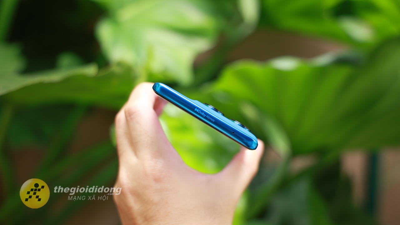 Trên Tay Motorola Edge 60 Fusion: Thiết Kế Cong Tràn, Màn Hình P-Oled Xuất Sắc, Chip Dimensity 7400 Mạnh Mẽ Trên Tay Motorola Edge 60 Fusion: Thiết Kế Cong Tràn, Màn Hình P-Oled Xuất Sắc, Chip Dimensity 7400 Mạnh Mẽ