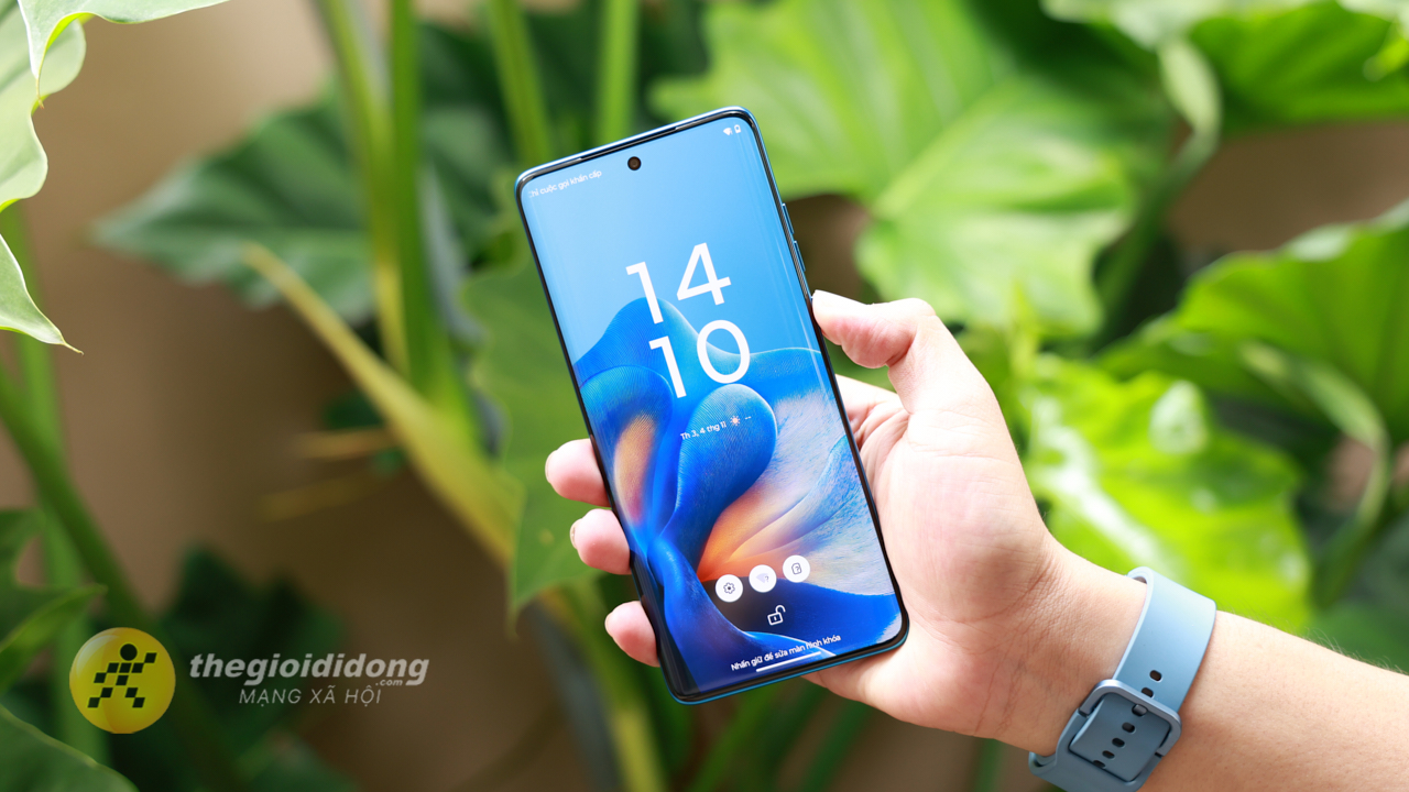 Trên Tay Motorola Edge 60 Fusion: Thiết Kế Cong Tràn, Màn Hình P-Oled Xuất Sắc, Chip Dimensity 7400 Mạnh Mẽ Trên Tay Motorola Edge 60 Fusion: Thiết Kế Cong Tràn, Màn Hình P-Oled Xuất Sắc, Chip Dimensity 7400 Mạnh Mẽ