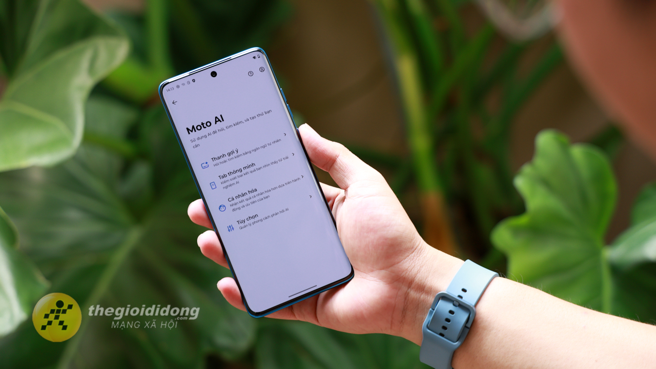 Trên Tay Motorola Edge 60 Fusion: Thiết Kế Cong Tràn, Màn Hình P-Oled Xuất Sắc, Chip Dimensity 7400 Mạnh Mẽ Trên Tay Motorola Edge 60 Fusion: Thiết Kế Cong Tràn, Màn Hình P-Oled Xuất Sắc, Chip Dimensity 7400 Mạnh Mẽ