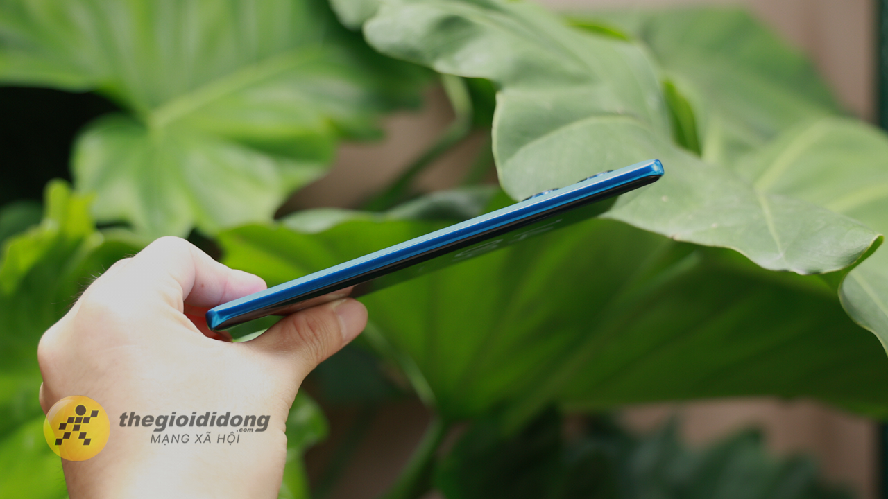 Trên Tay Motorola Edge 60 Fusion: Thiết Kế Cong Tràn, Màn Hình P-Oled Xuất Sắc, Chip Dimensity 7400 Mạnh Mẽ Trên Tay Motorola Edge 60 Fusion: Thiết Kế Cong Tràn, Màn Hình P-Oled Xuất Sắc, Chip Dimensity 7400 Mạnh Mẽ