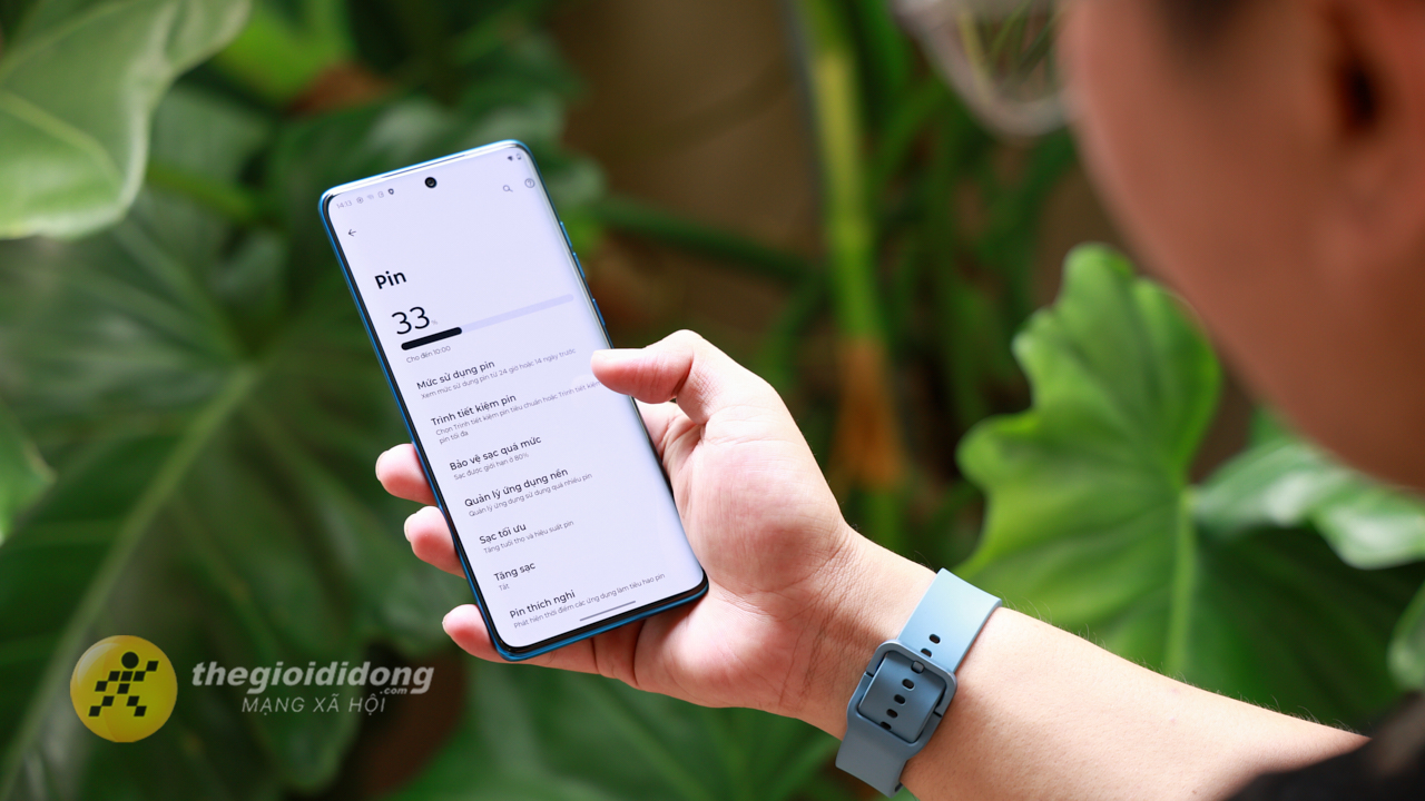 Trên Tay Motorola Edge 60 Fusion: Thiết Kế Cong Tràn, Màn Hình P-Oled Xuất Sắc, Chip Dimensity 7400 Mạnh Mẽ Trên Tay Motorola Edge 60 Fusion: Thiết Kế Cong Tràn, Màn Hình P-Oled Xuất Sắc, Chip Dimensity 7400 Mạnh Mẽ